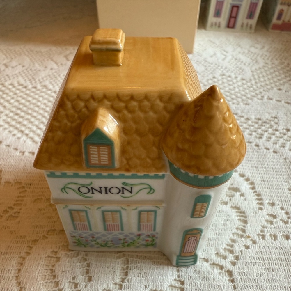 Lenox Fine Porcelain Spice Village House onion